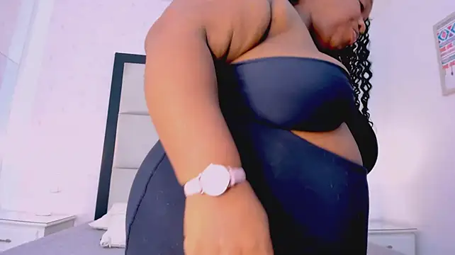 TreisyVixen - Apply oil to breasts and neckline