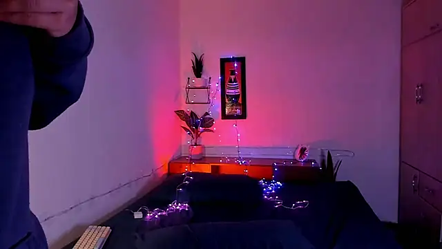 Adriannyp_1 - adri fuck hard carol with strap on