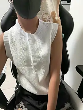 Ai_xxx - 椅子に手ついてバックの姿勢...♡