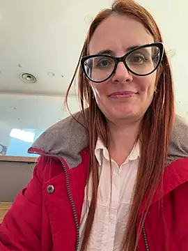 NataKitten - Nip clamps 🗜️ on, public 😱, LT 🎁