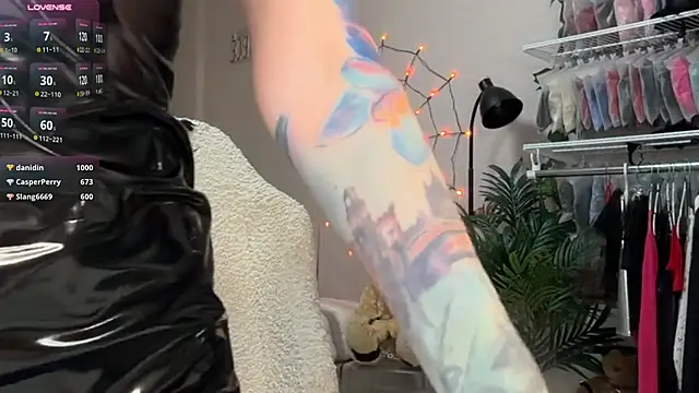 Break-me-Shake-me - Undress me and make my pussy wet😈💦💦