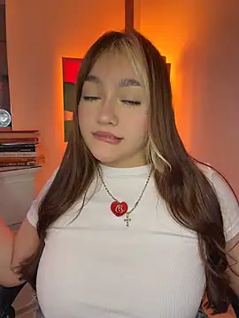 Daniela_ruizz - Titts outs + saliva +ahegado