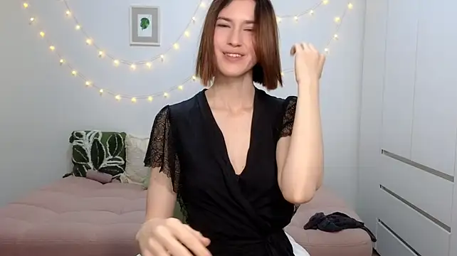 AliciaNewell - hand bra