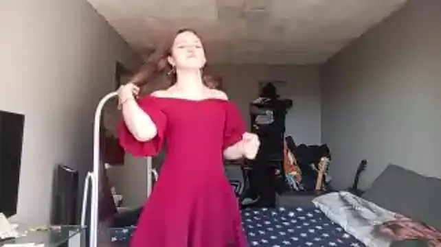 AlessandraToth - a short dance for your favorite spectato