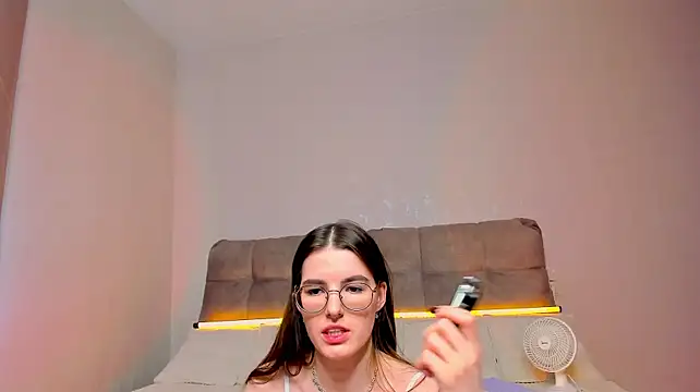 AriellaTesk - ❤️squeeze my naked boobs close to cam❤️