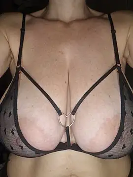 LadySecret_X - Titfuck 🍒 slap and spit 🍒