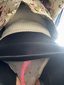 Bingbing6699 - 路边脱内衣性感揉胸