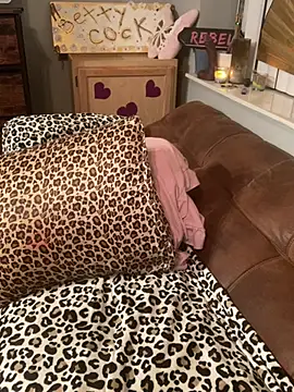BettyCock - This MILF likes it nasty and dirty Daddy