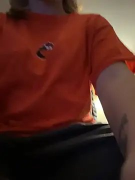 Jaseyrae - Tip 200tks for vid sucking my bfs dick!