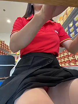 Sneaky_Cumshoot
