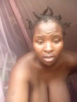 Ebony_tyra - Milk show