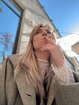 Crazy-Rosa - 1,2,3 finger pussy public