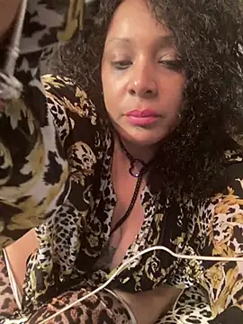 BettyCock - This MILF likes it nasty and dirty Daddy