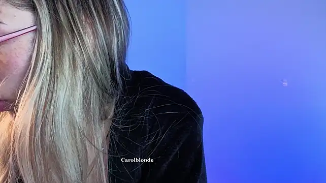 Carolblonde - Show flash pussy