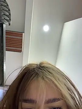 Daniela_ruizz - Titts outs + saliva +ahegado