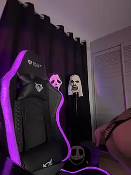 Draculona-666 - CONTROL 2 MIN Y TETAS FUERA