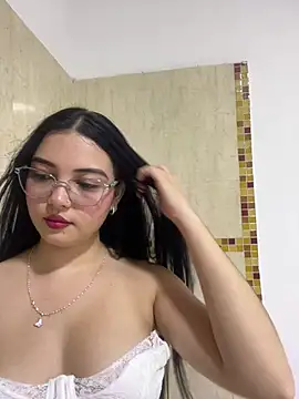Julianne_valerin