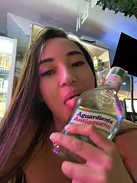 HollyAngel2 - Tocar su pene