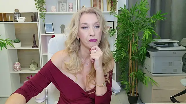 LadyLeea - play with dildo between my boobs