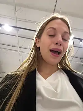 Olivia_Jemison - Lick + suck my nipples in STORE