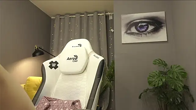 Megany - topless boobs bouncing show ;)