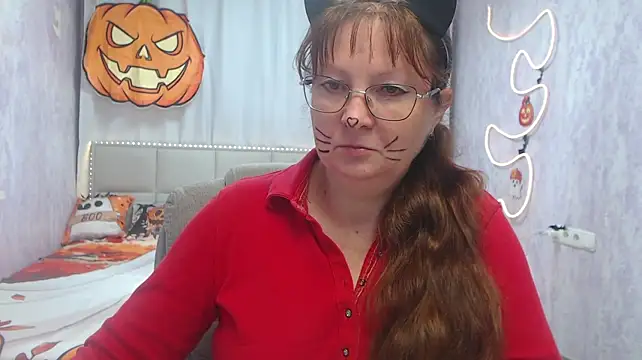 VanessaHotts - I’ll put on sexy stockings for you.