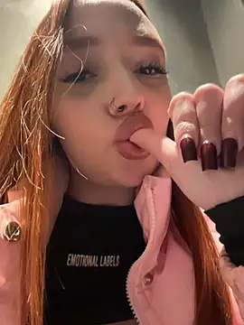 LisaCatt - play with pussy and lick fingers