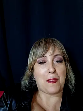 DesireSatler - Desnudo completo en público