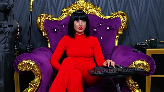 LaraMaeve - Worship my feet!