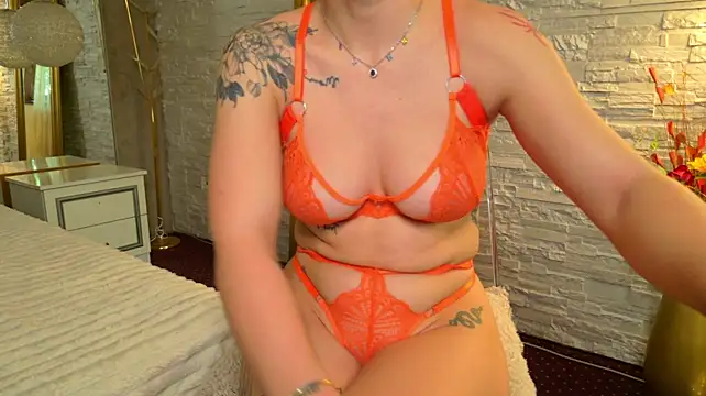 Christahot - Warm This Pussy Up! 😼