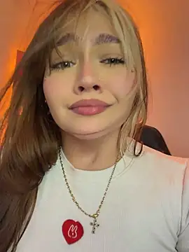 Daniela_ruizz - Fingers in the ass + short open