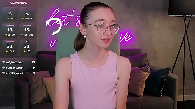 Lucy_Green - play with nipples
