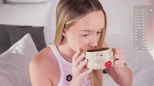 HollisBeckett - Tease you with my boobies