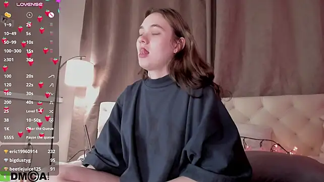 Genne_Tierney - slide fingers inside tastse pussy