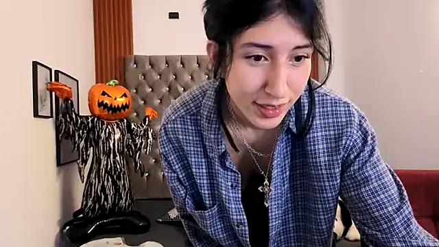 Ivy_charlot - fucking a pussy with a glass dildo + Lus