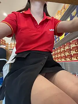 Sneaky_Cumshoot