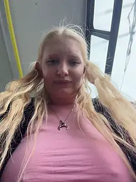 Elfi_InPublic - Camel toe+little tease pussy lips
