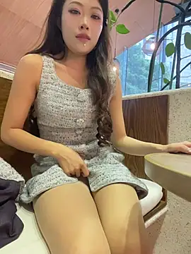 Emily-6868 - 完成目标上帝视角户外商場