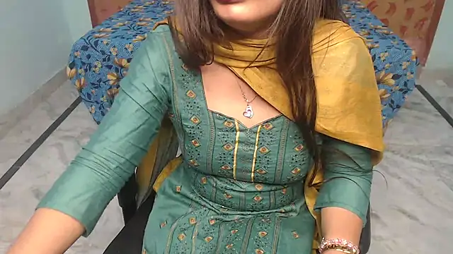 Deevisha-queen - Last tipper name on boobies 🥵🍒😋😘