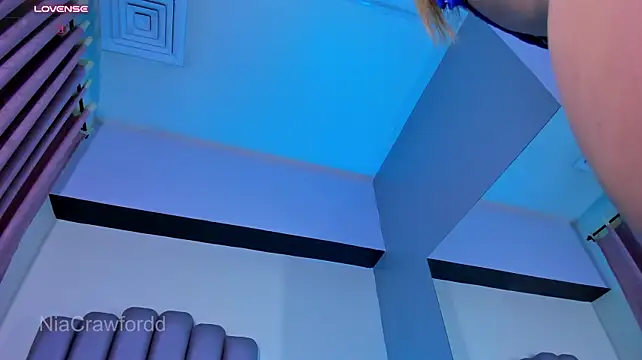 NiaCrawfordd - Fingers in ass