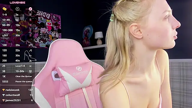 Alice_Taylori - Take off my shorts + 10 spanks to ass