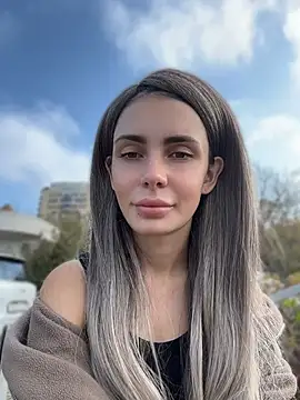 SandraCarter - Show sexy figure in public