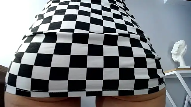 Queen_a_n_i - wear only panties