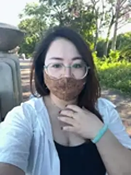 Angie_88 - Live streaming outdoors, looking for thr