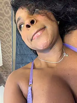 LisaMendez - look boobs and oil