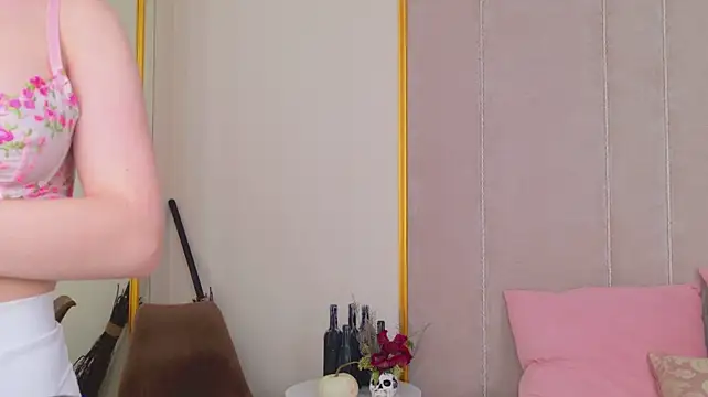 Lili_Lohan - toy control 3 minutes