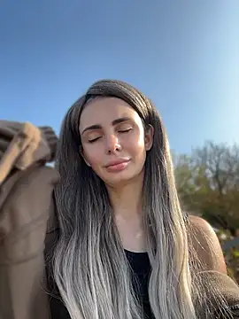 SandraCarter - Show hard nipples in park