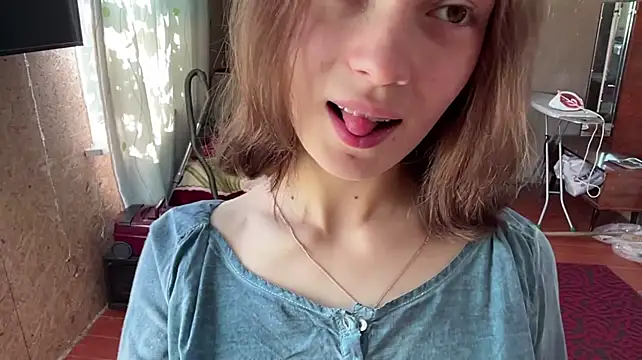 BrittanyLebowitz - lick lips