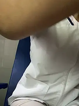 Aphrodite_sexy - Touching tits in de robe