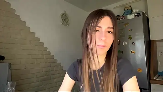 ZaraGuyette - touch shoulder